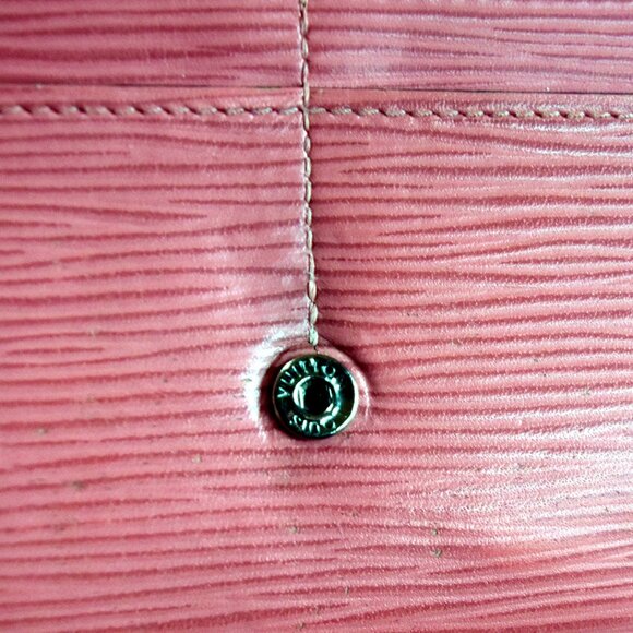 Louis Vuitton Epi Sarah Long Wallet – Corail (2014) Made in Spain w/ Dust Bag - Picture 7 of 14